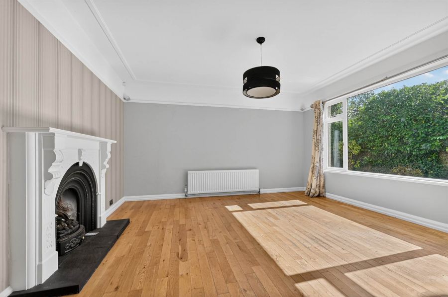 15 Bristow Park