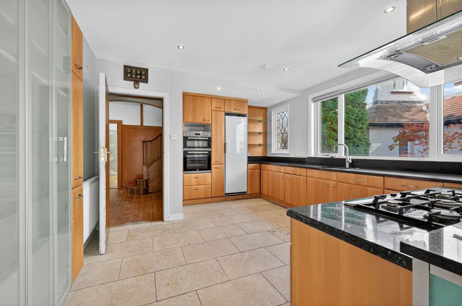 15 Bristow Park
