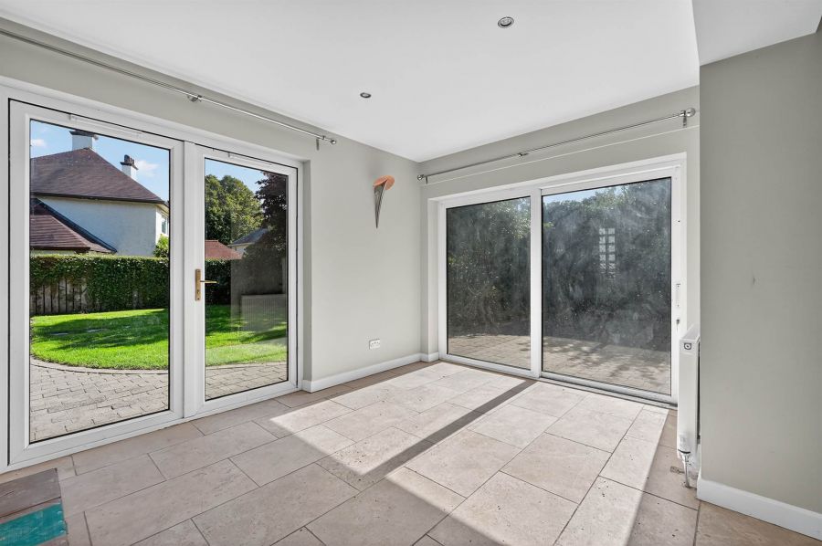 15 Bristow Park