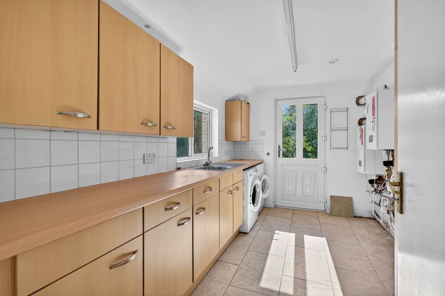 15 Bristow Park