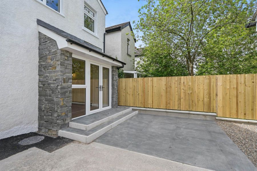 65 Upper Lisburn Road