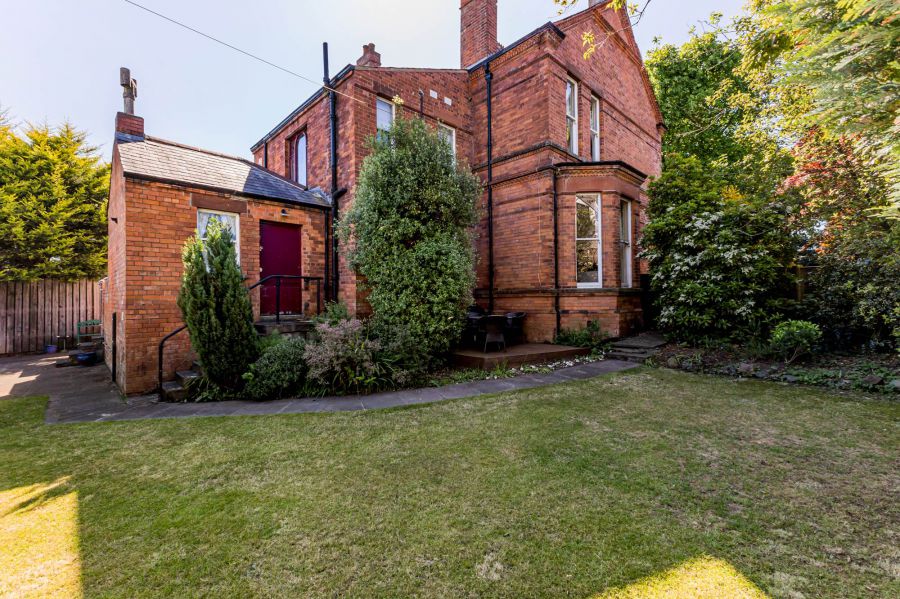 4 Knockbreda Park