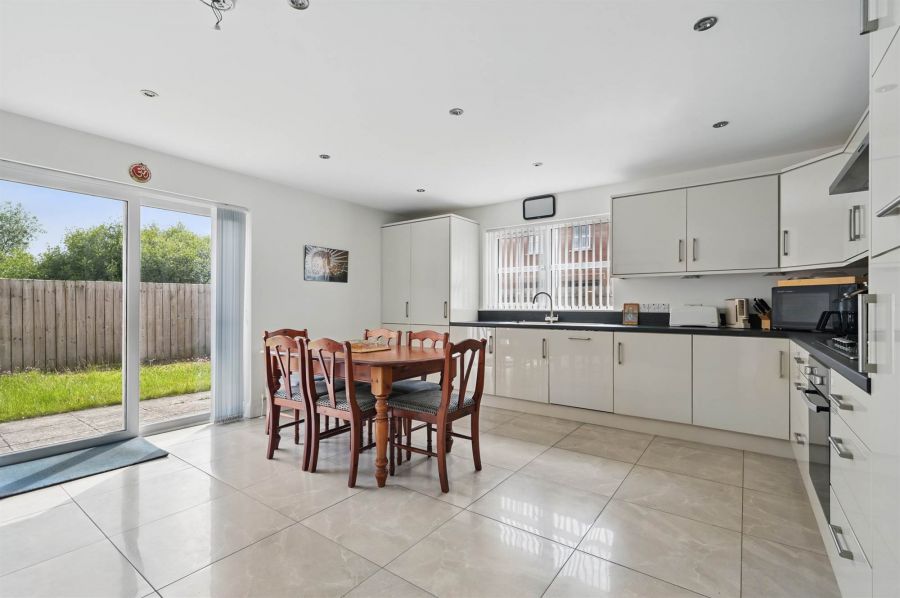 6 Limetree Court