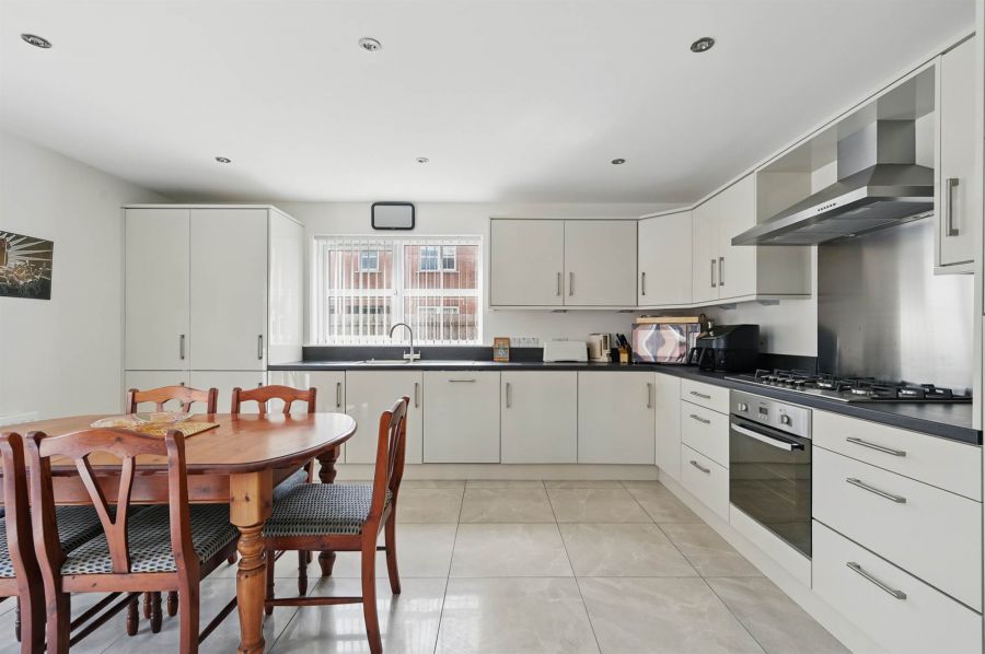 6 Limetree Court