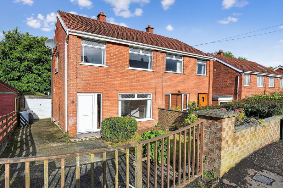 19 Woodbreda Avenue
