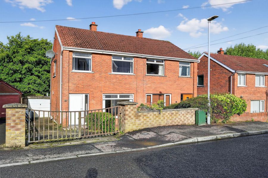 19 Woodbreda Avenue