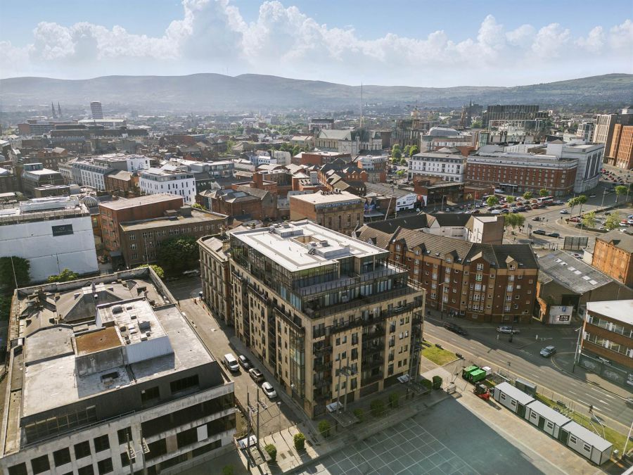 Apt 42 Custom House Square