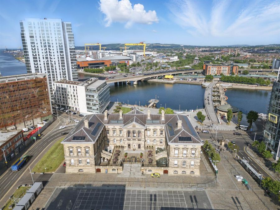 Apt 42 Custom House Square