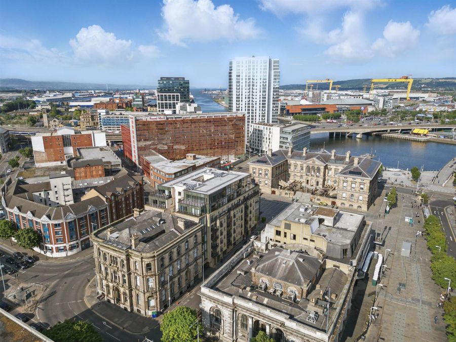 Apt 42 Custom House Square