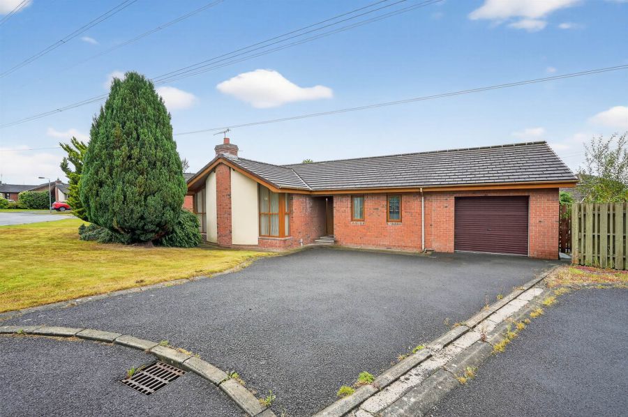 64 Knockbracken Manor