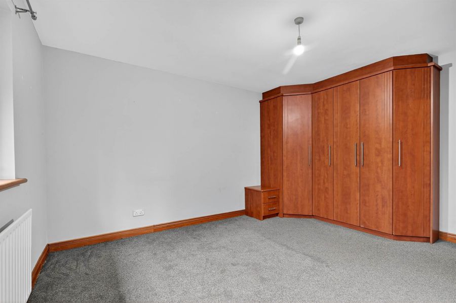 64 Knockbracken Manor