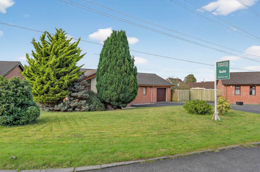 64 Knockbracken Manor