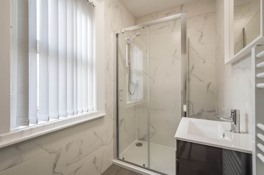 Apt 4 8 Adelaide Park