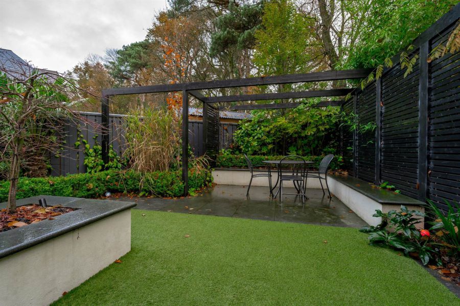 26 Danesfort Park South