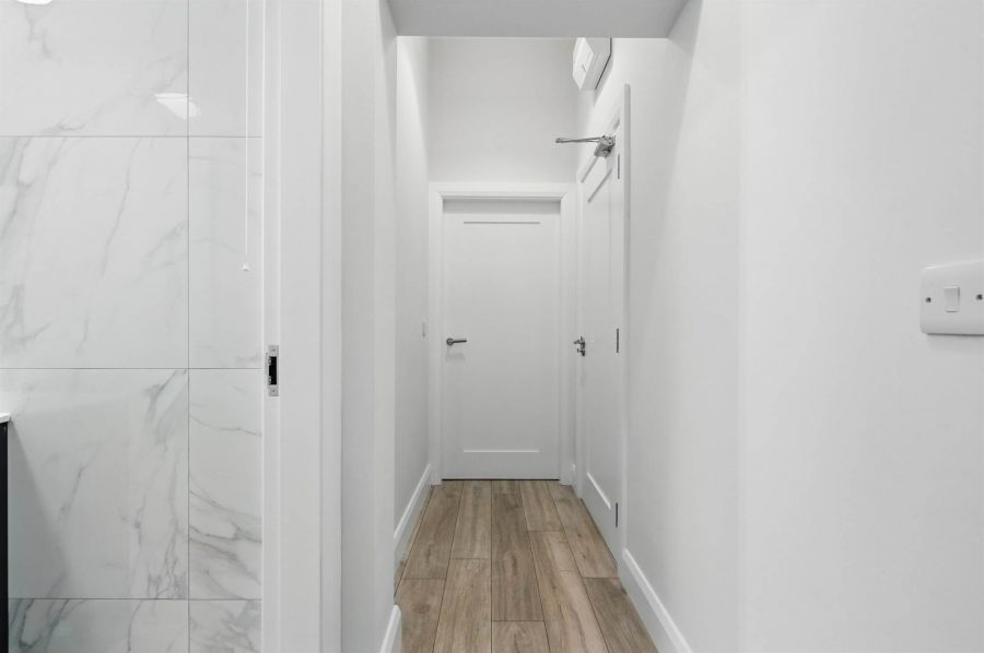 Apt 2 37 Wellington Park