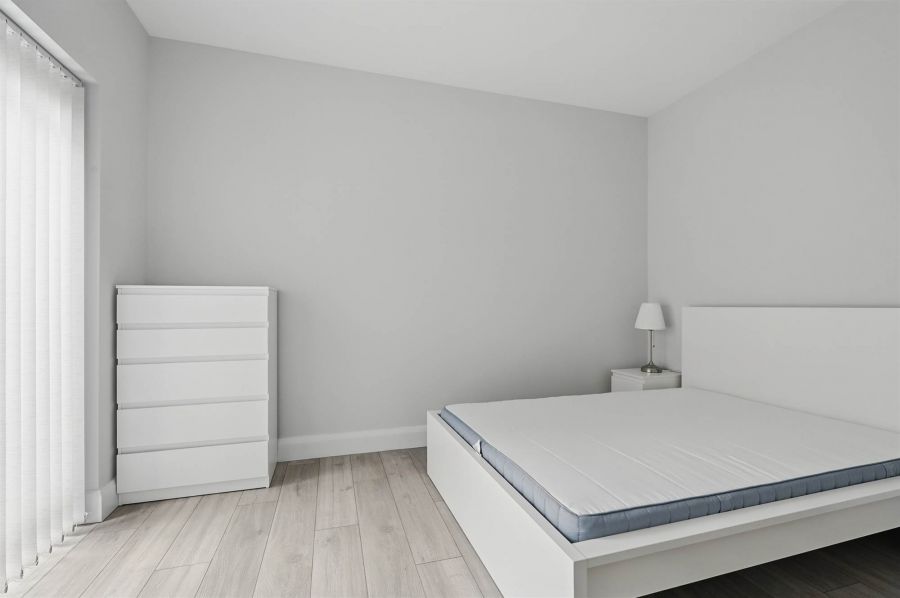 Apt 3 37 Wellington Park