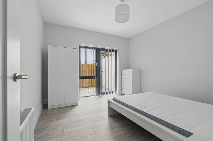 Apt 3 37 Wellington Park