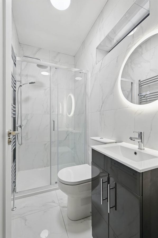 Apt 3 37 Wellington Park
