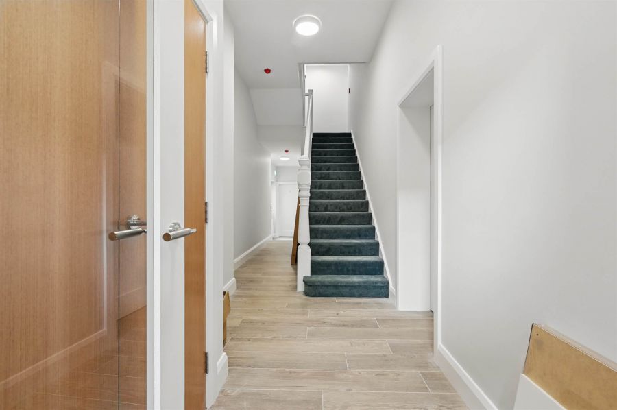 Apt 3 37 Wellington Park