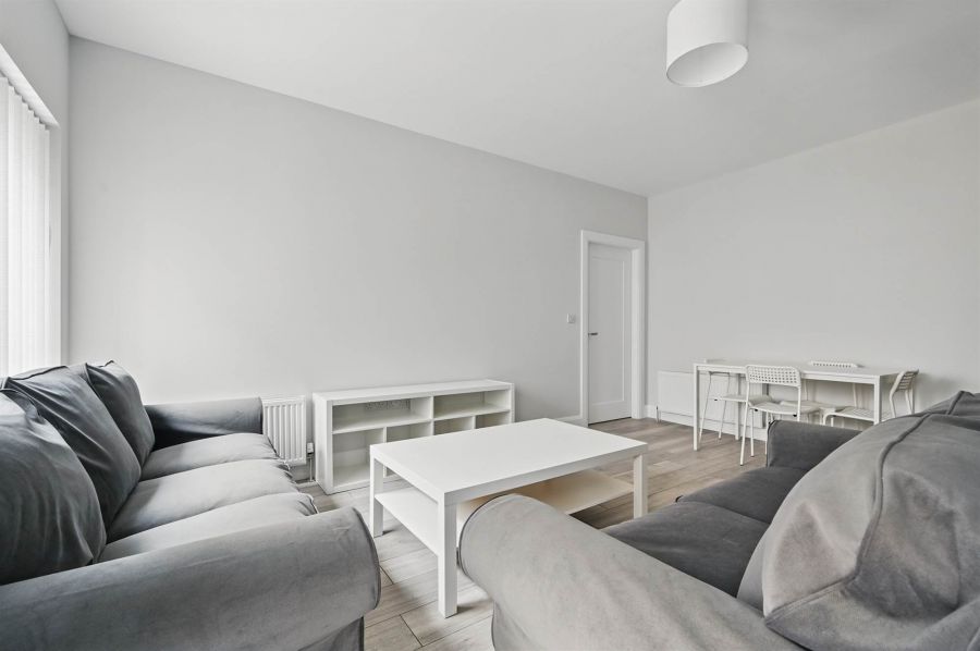 Apt 3 37 Wellington Park
