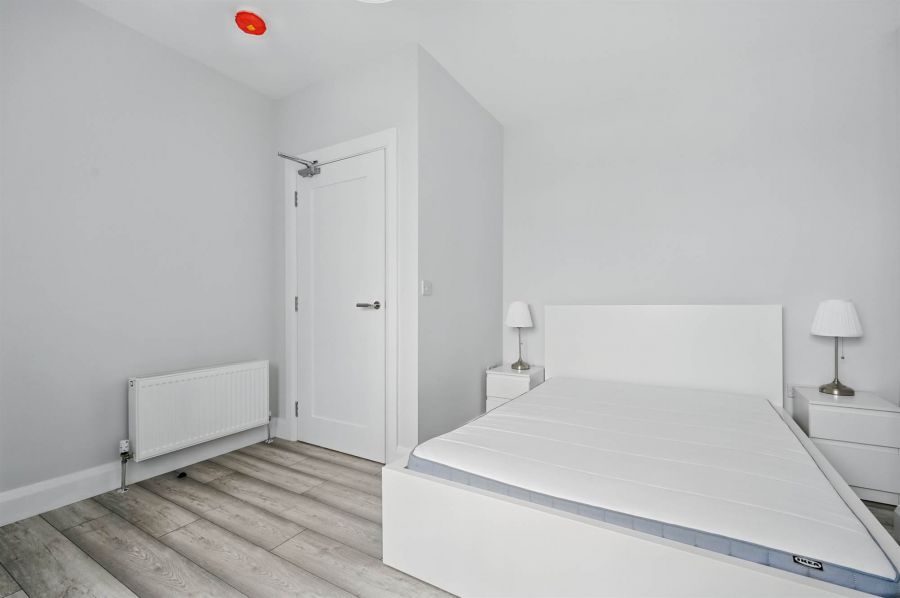 Apt 4 37 Wellington Park