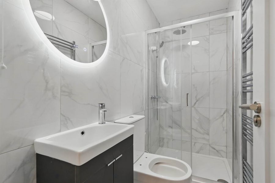Apt 4 37 Wellington Park