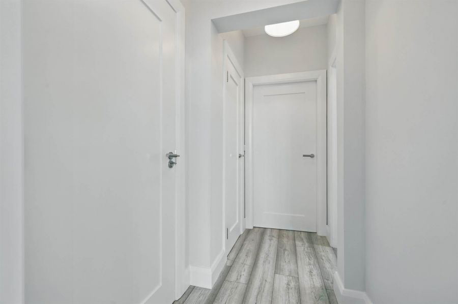 Apt 4 37 Wellington Park