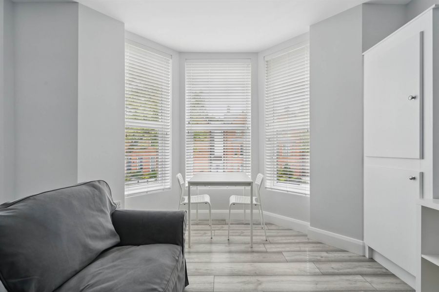 Apt 4 37 Wellington Park