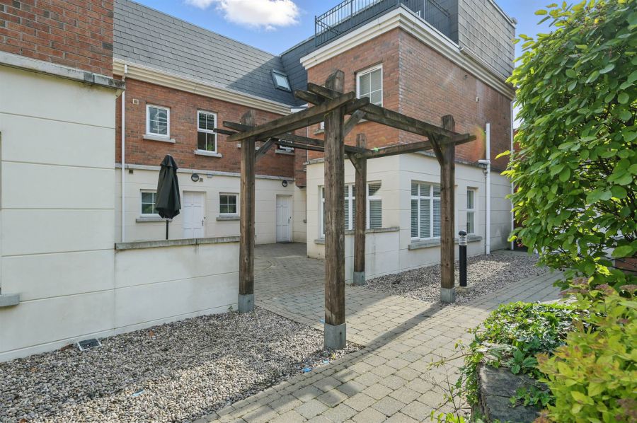 24 Ashley Courtyard, 1a fane street, belfast, BT9 7JS