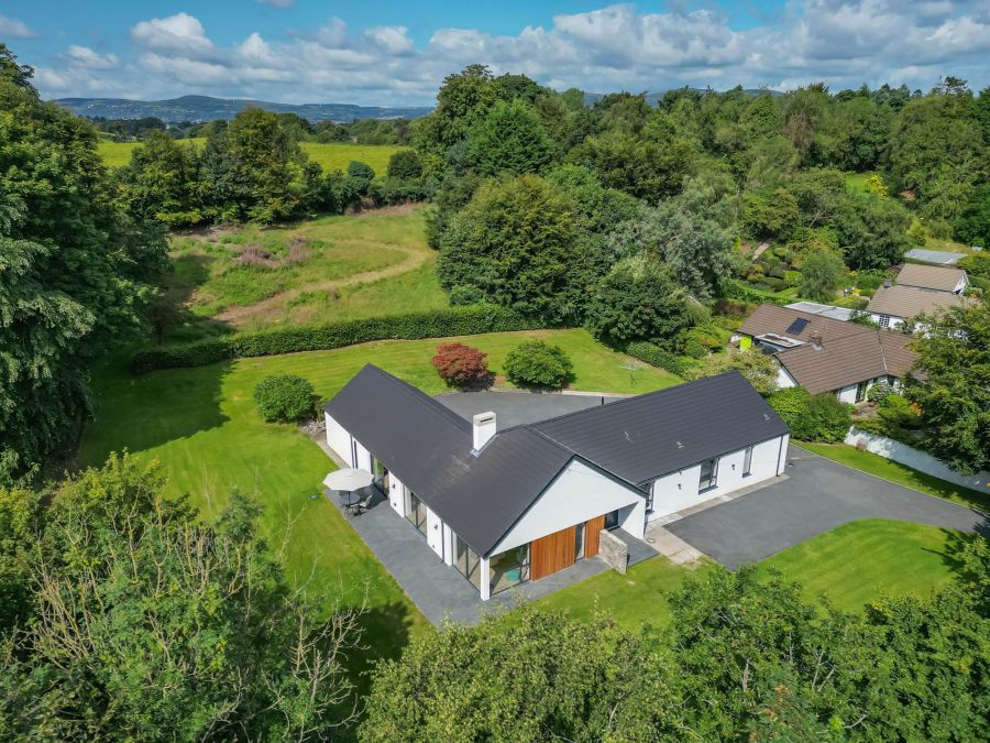 8 Ballynahatty Road, Drumbo, Belfast, BT8 8LE