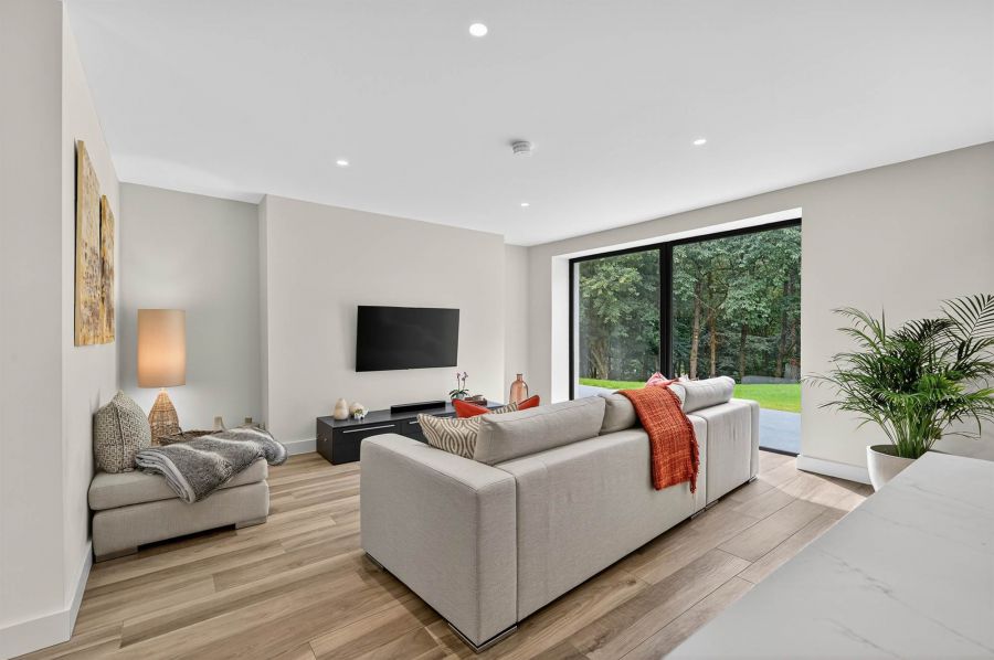 8 Ballynahatty Road 8 Ballynahatty Road