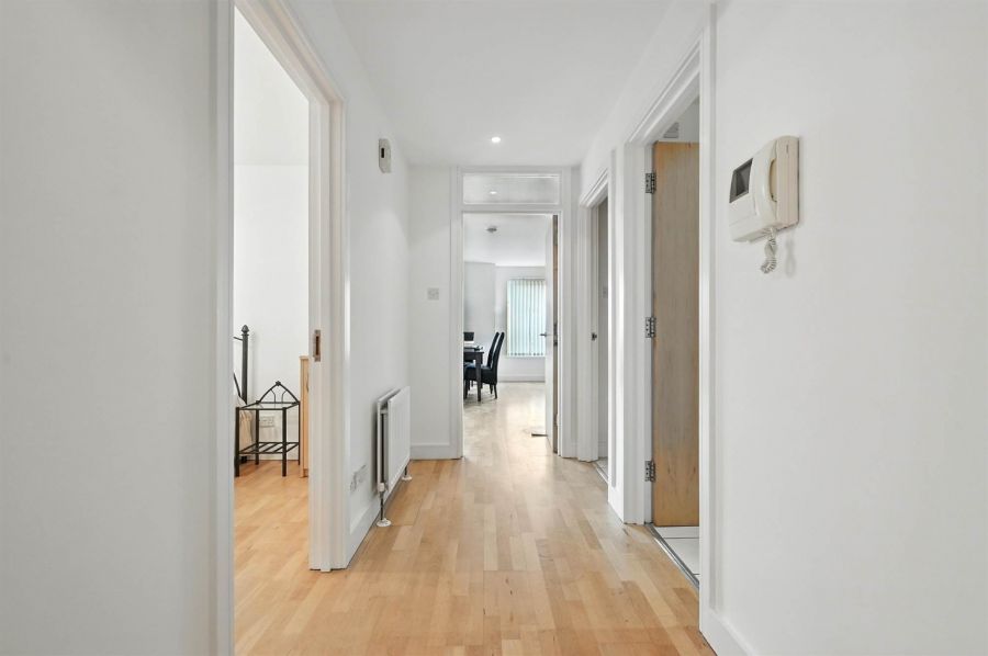 Apt 404 Park Avenue