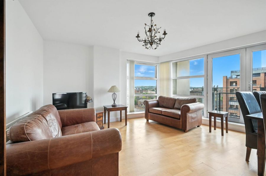 Apt 404 Park Avenue