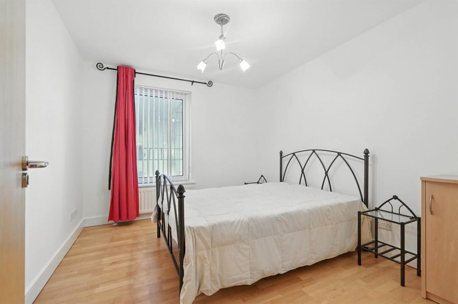 Apt 404 Park Avenue