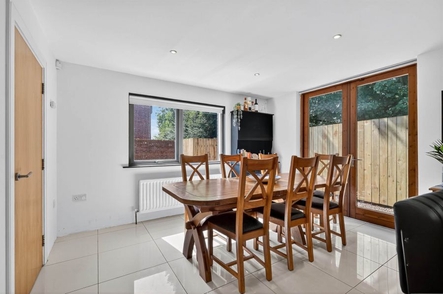 22 Greenvale