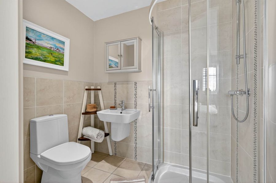 10 Bracken Hill View
