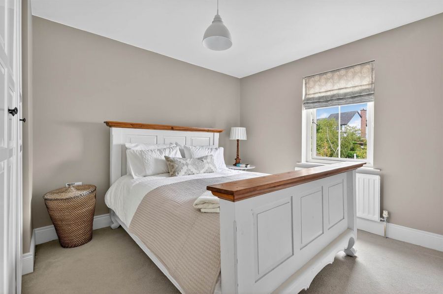 10 Bracken Hill View