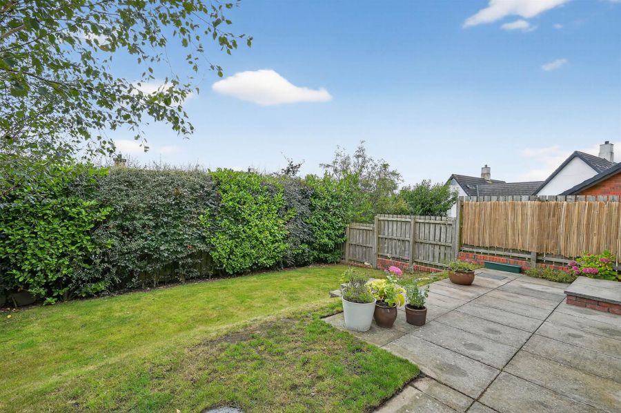 10 Bracken Hill View