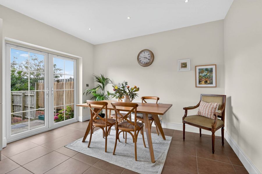 10 Bracken Hill View