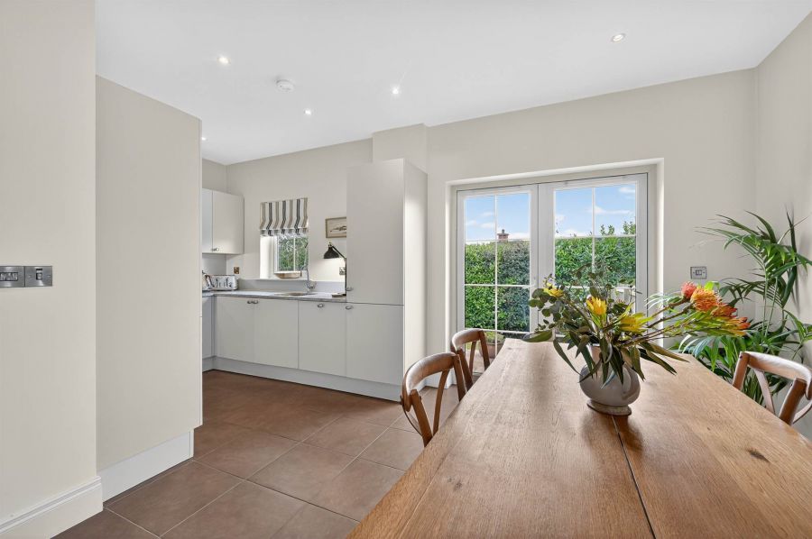 10 Bracken Hill View