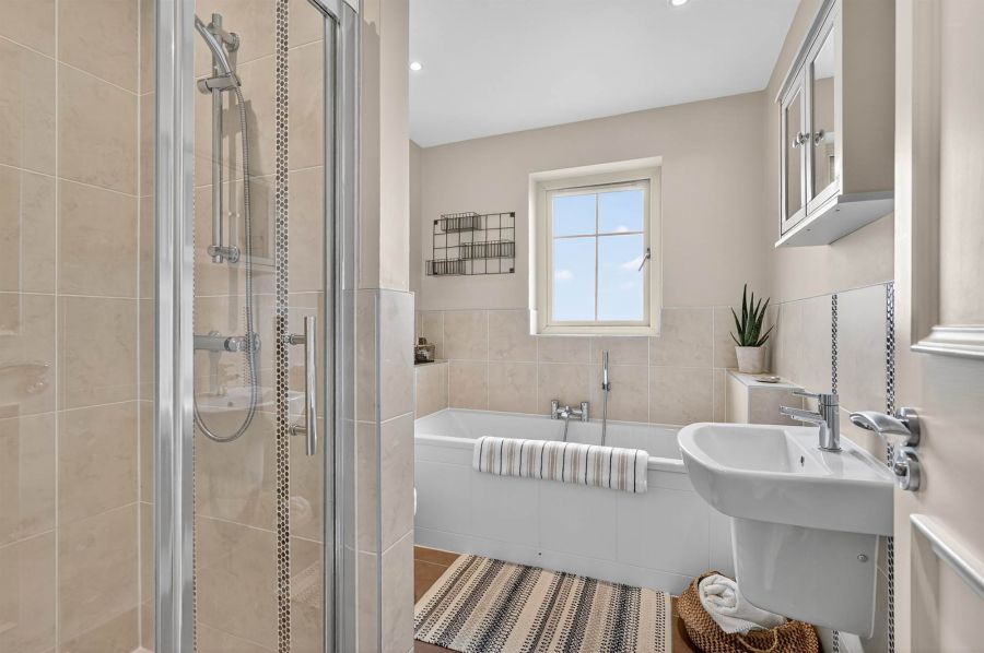 10 Bracken Hill View