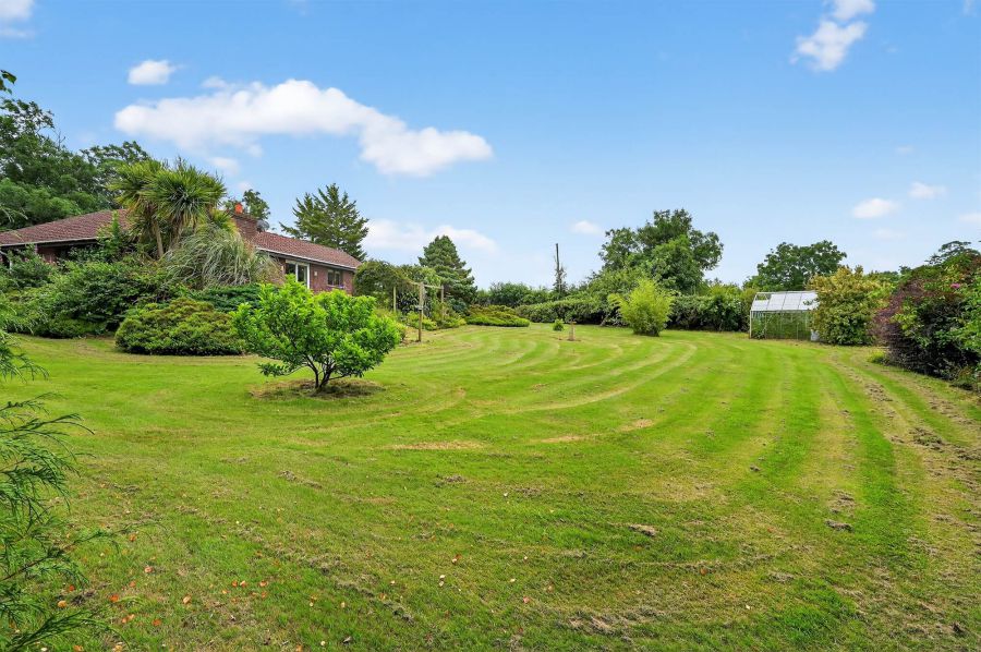 3 Hillside Road