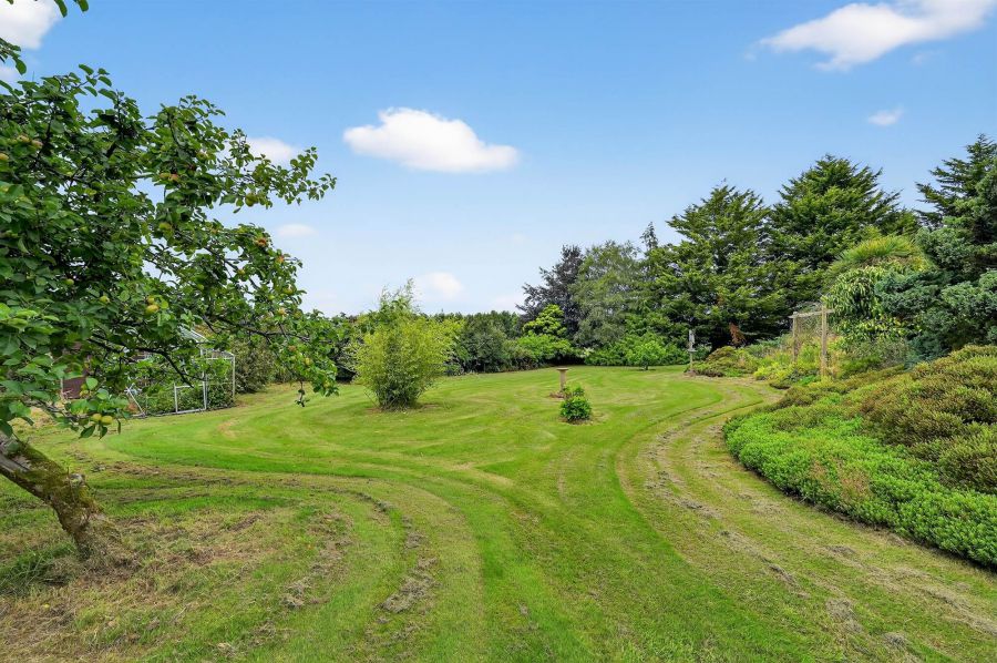3 Hillside Road