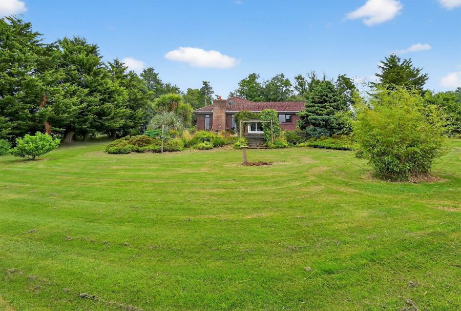 3 Hillside Road