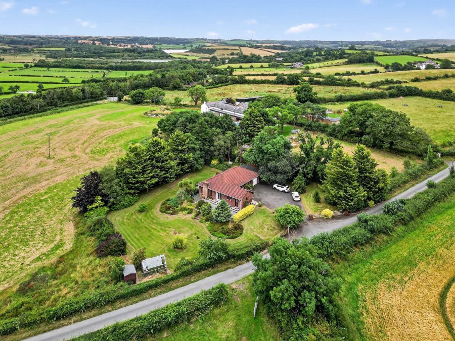3 Hillside Road