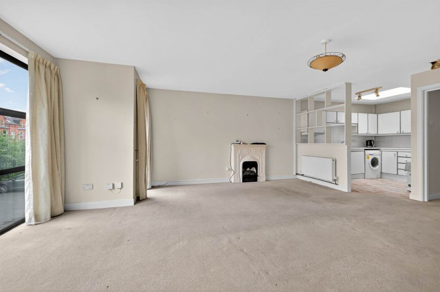 7 Brooklands Court