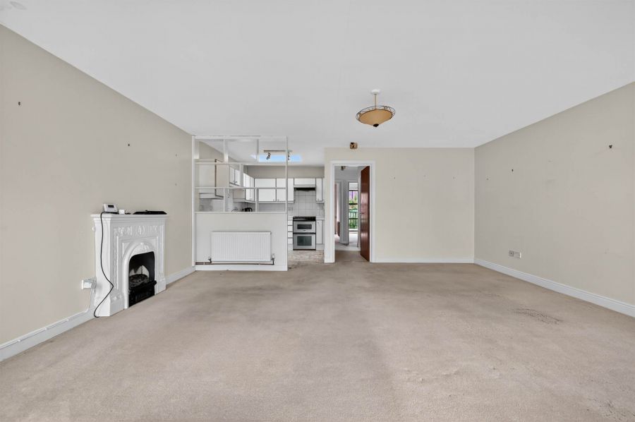 7 Brooklands Court