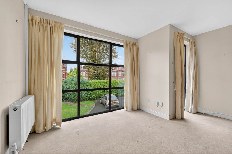 7 Brooklands Court