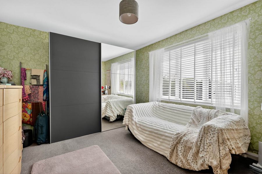 50 Farm Lodge Park