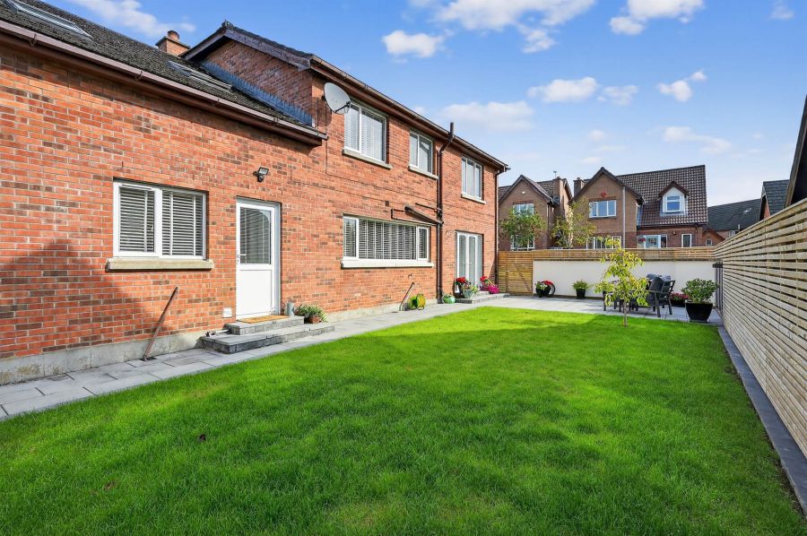 50 Farm Lodge Park
